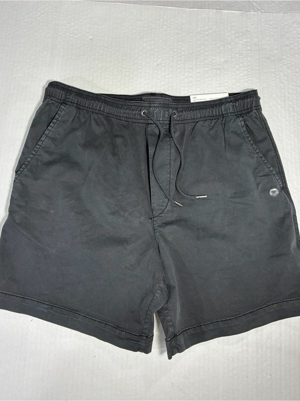 AMERICAN EAGLE MENS 5.5 LIVED IN TREKKER SHORT NEW WITH TAG